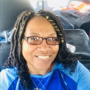 Meet your Posher, Lorinda